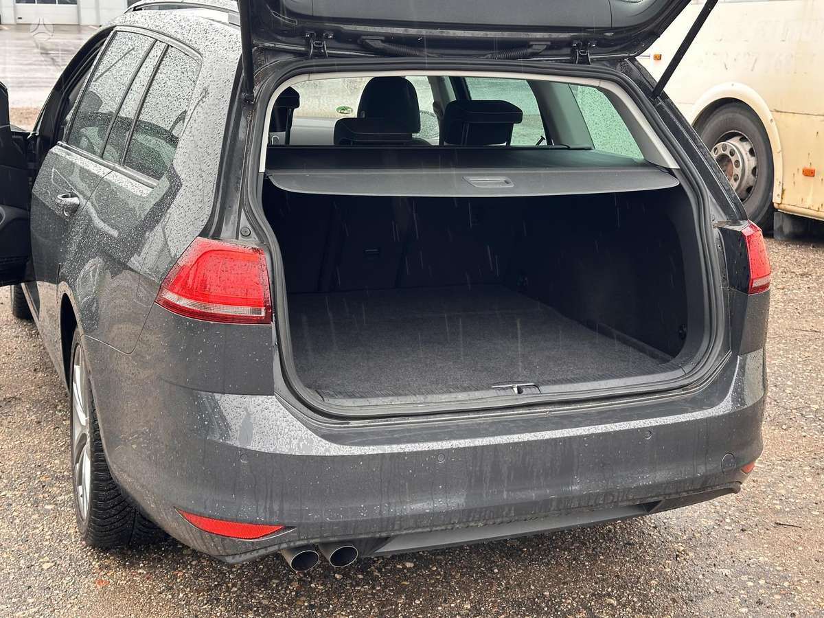 Volkswagen Golf - 6