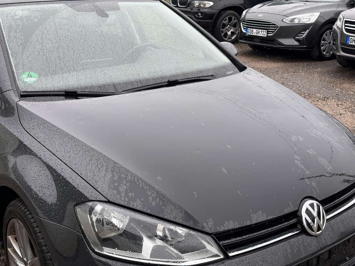 Volkswagen Golf - 10