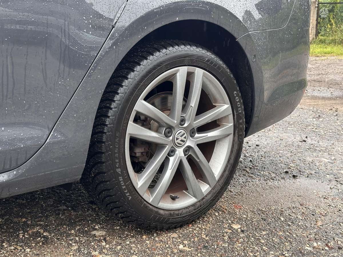 Volkswagen Golf - 12