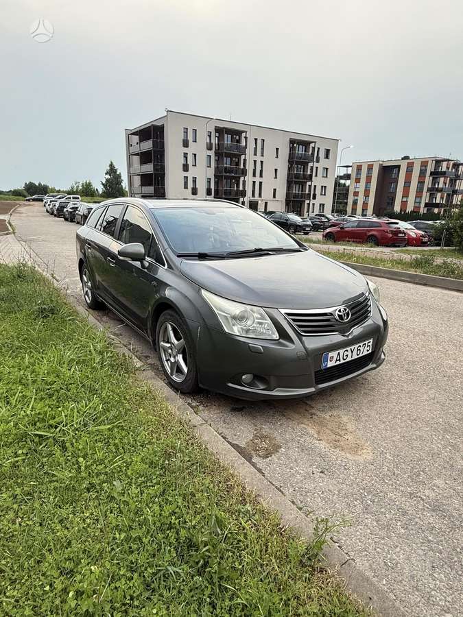 Toyota Avensis - 2