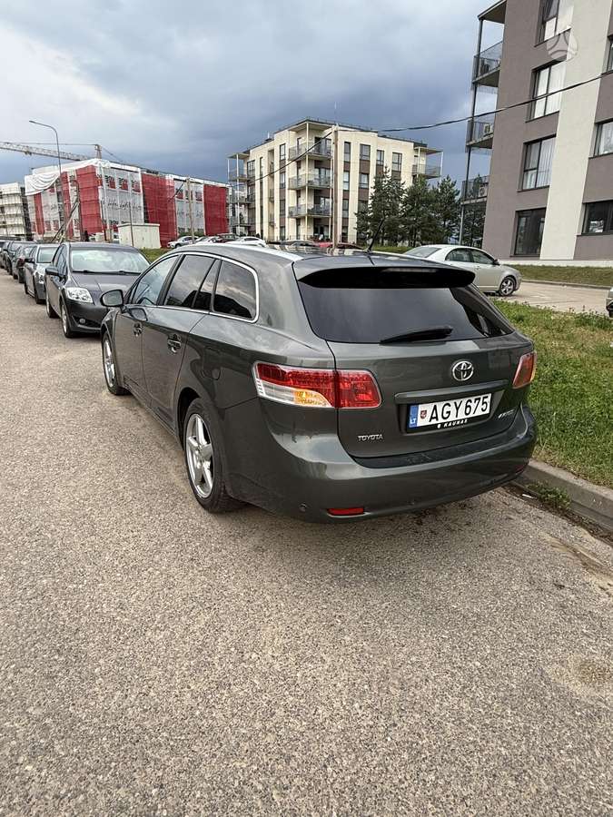 Toyota Avensis - 4