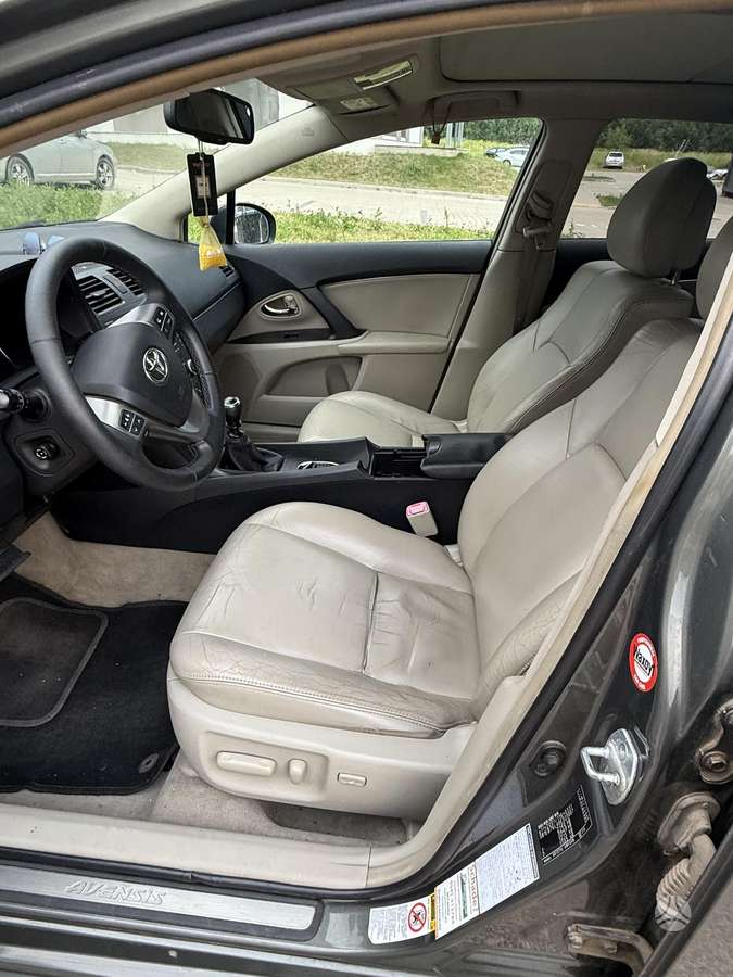 Toyota Avensis - 5