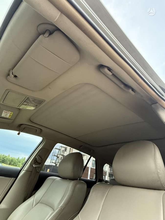 Toyota Avensis - 9