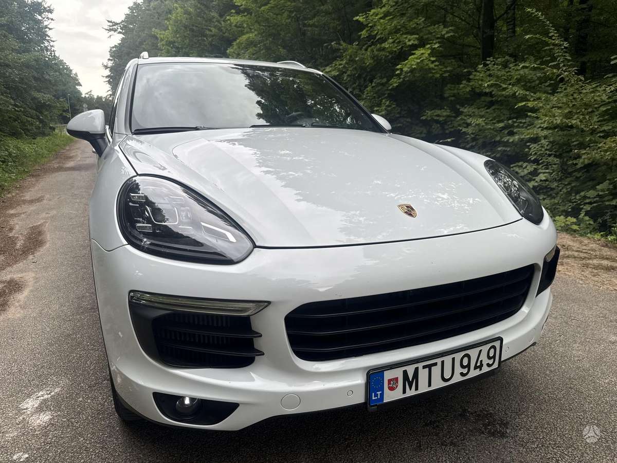 Porsche Cayenne - 1