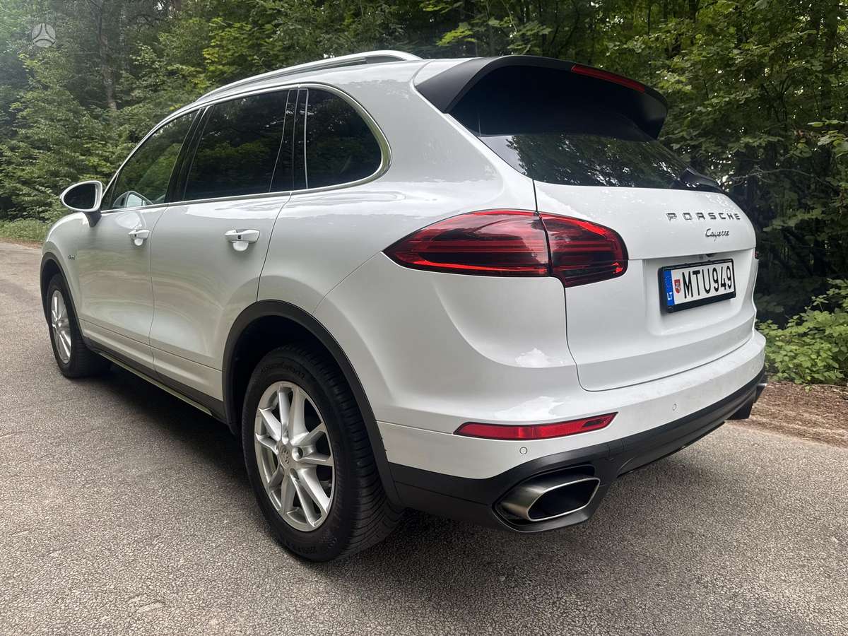 Porsche Cayenne - 4