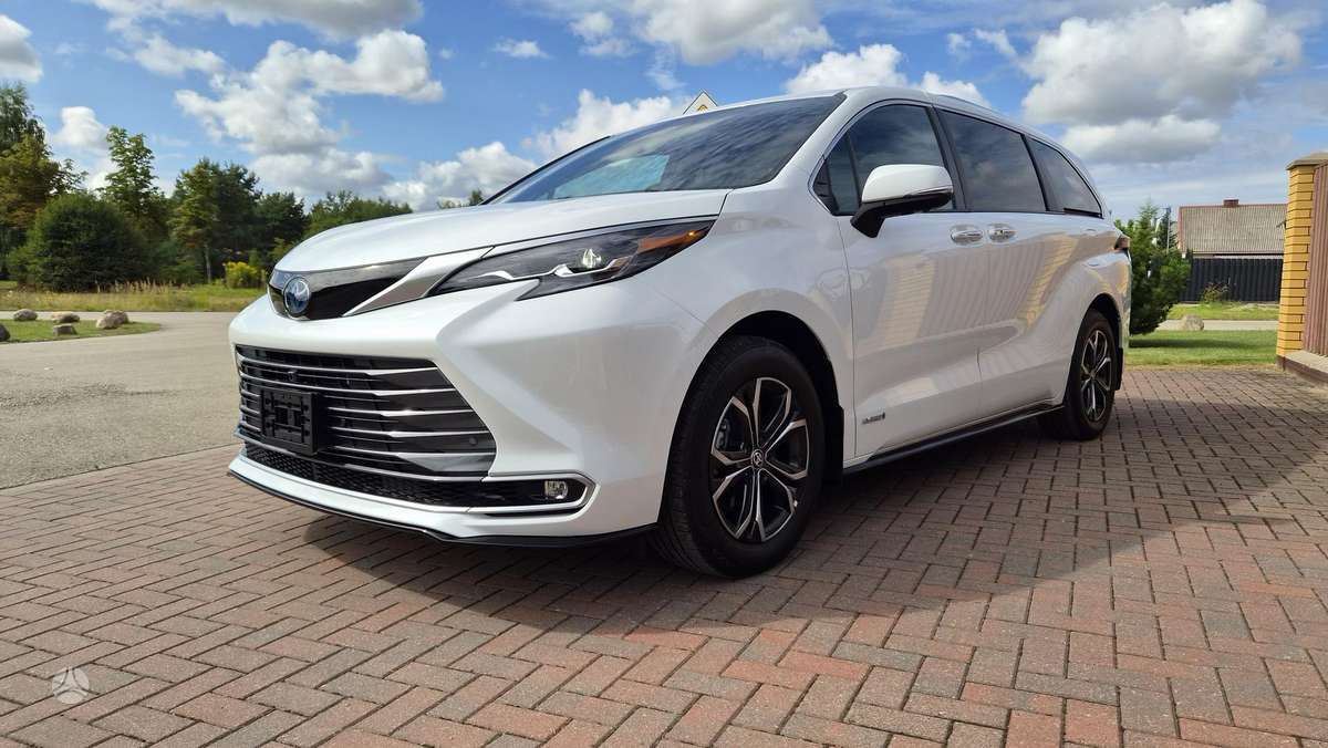 Toyota Sienna - 1