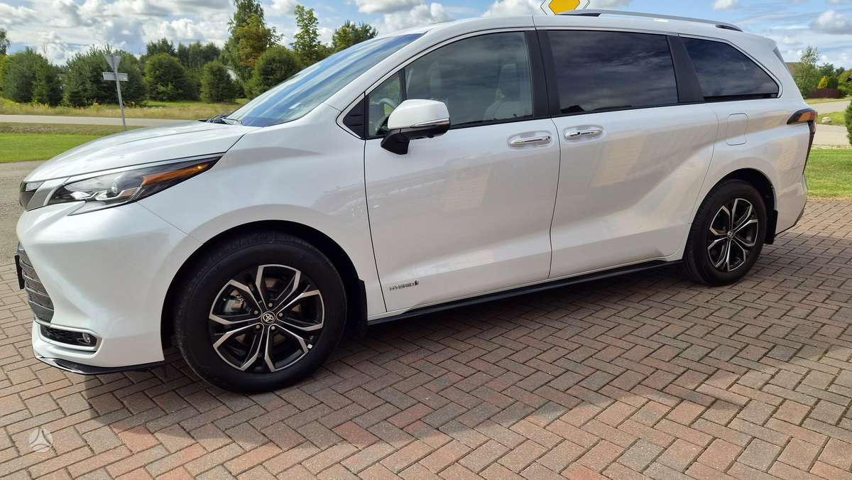 Toyota Sienna - 3