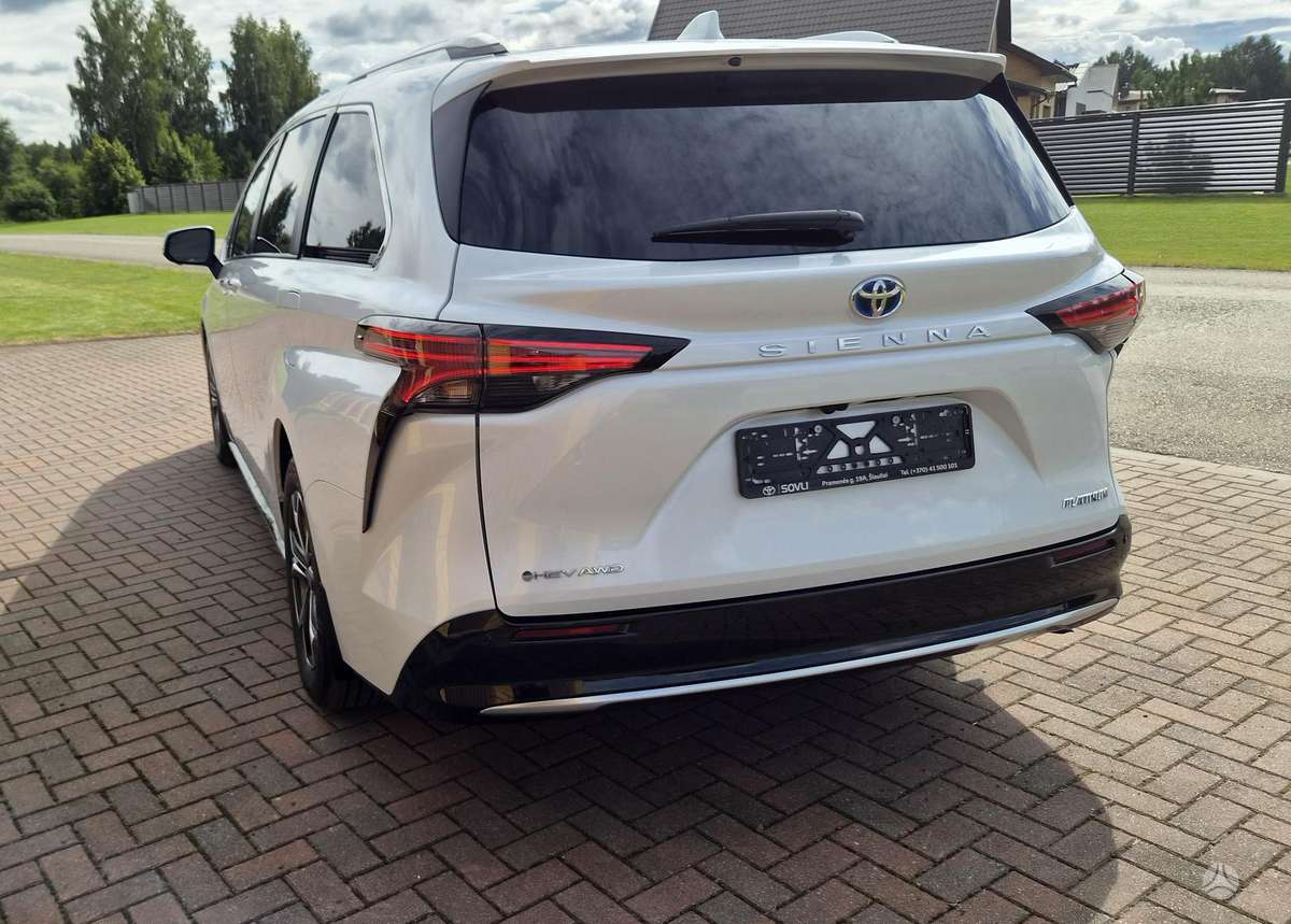 Toyota Sienna - 5