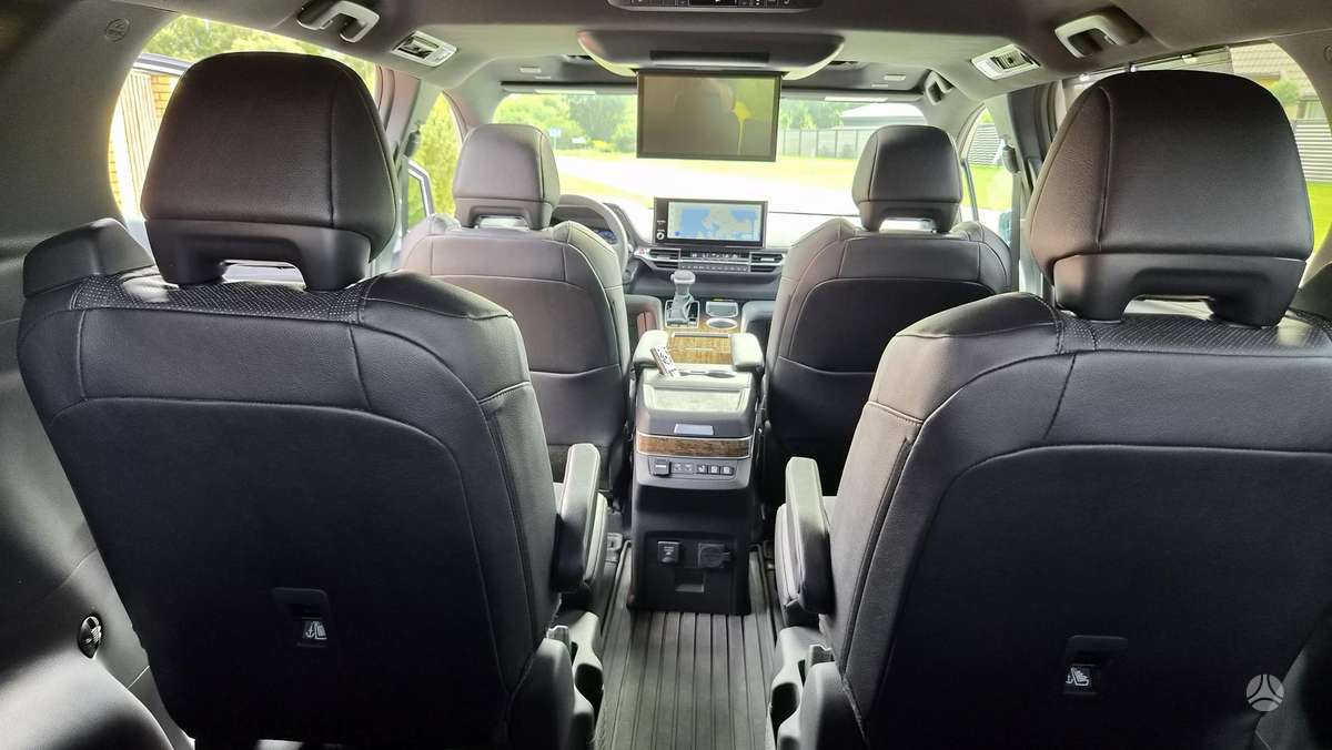 Toyota Sienna - 10