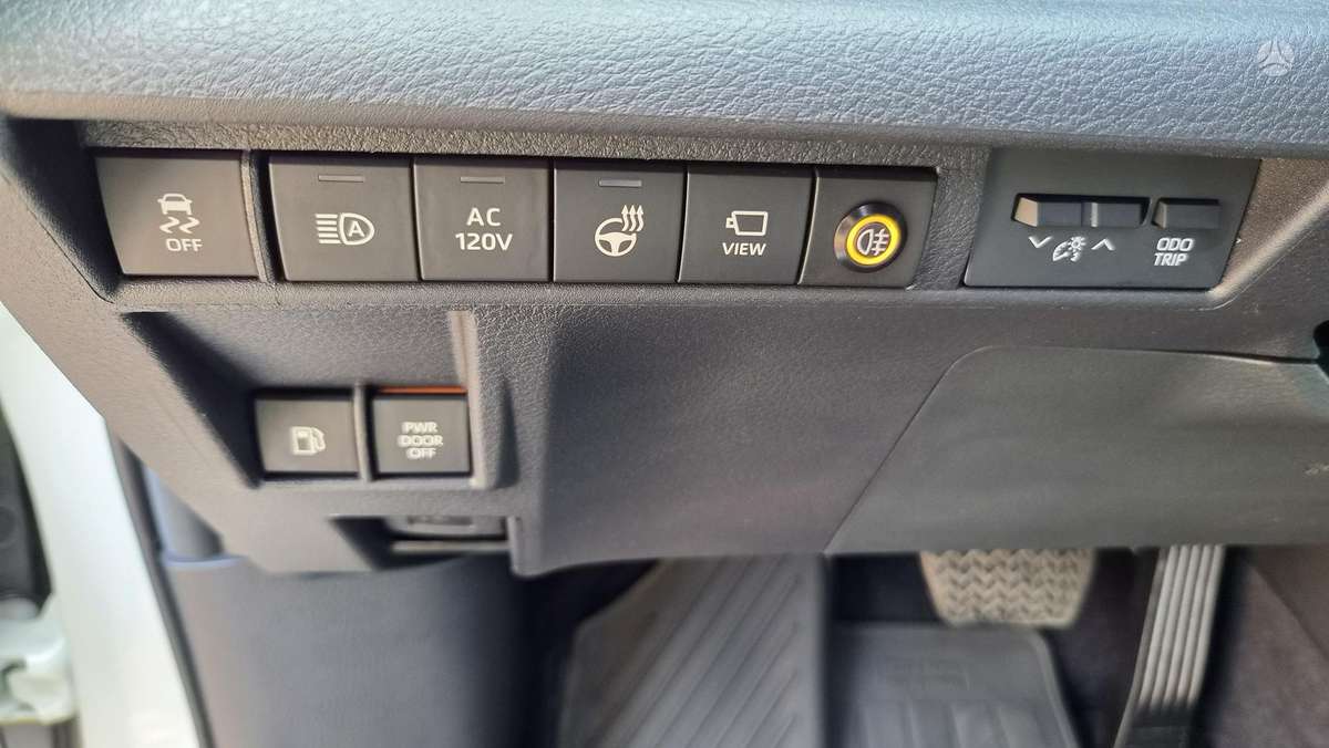 Toyota Sienna - 12