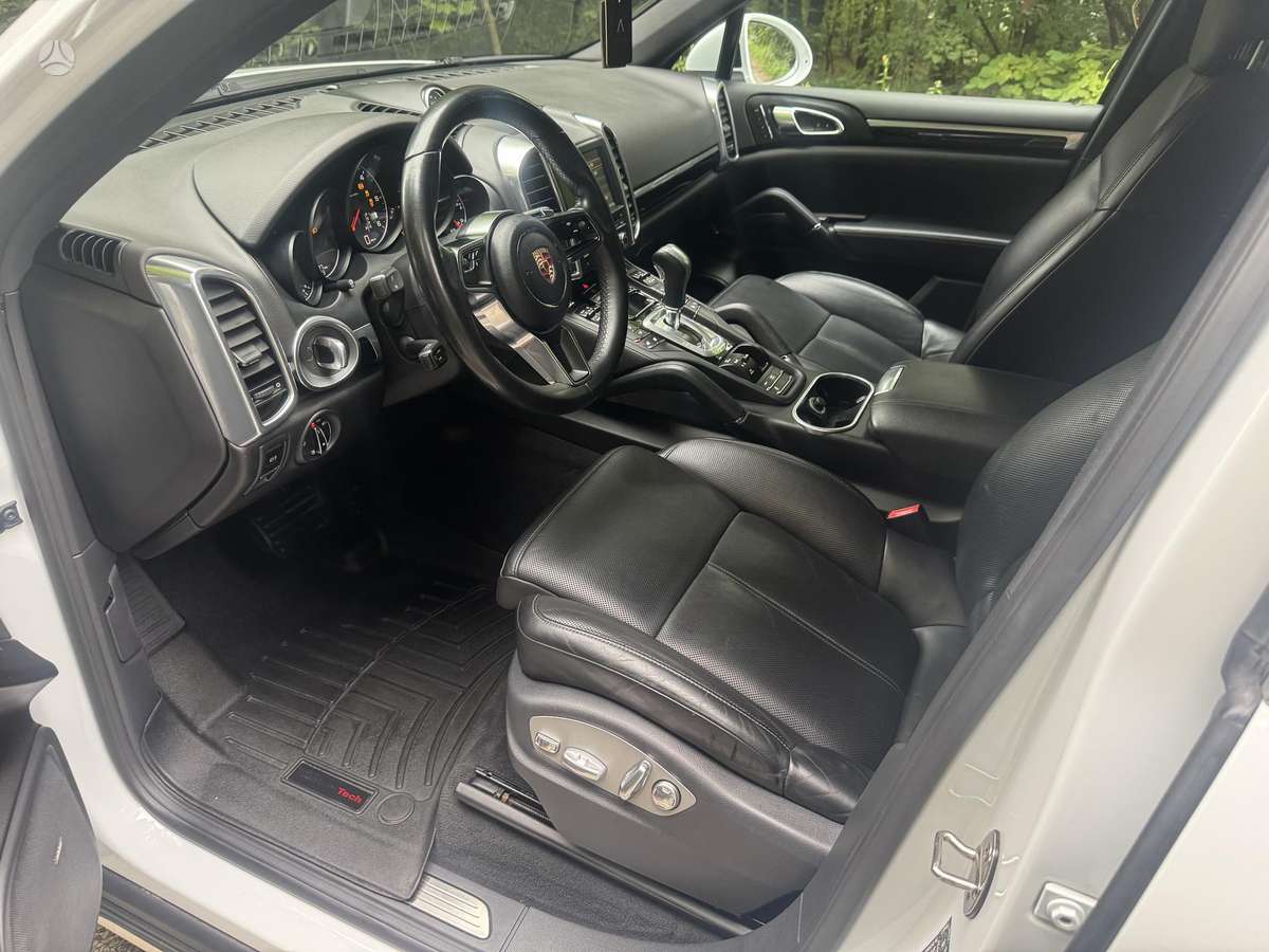 Porsche Cayenne - 7
