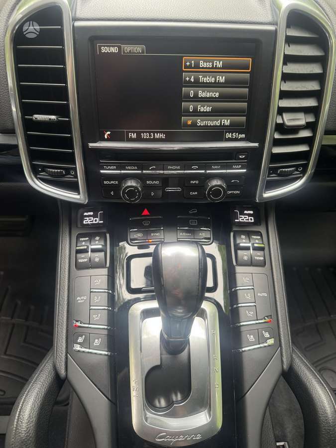 Porsche Cayenne - 10