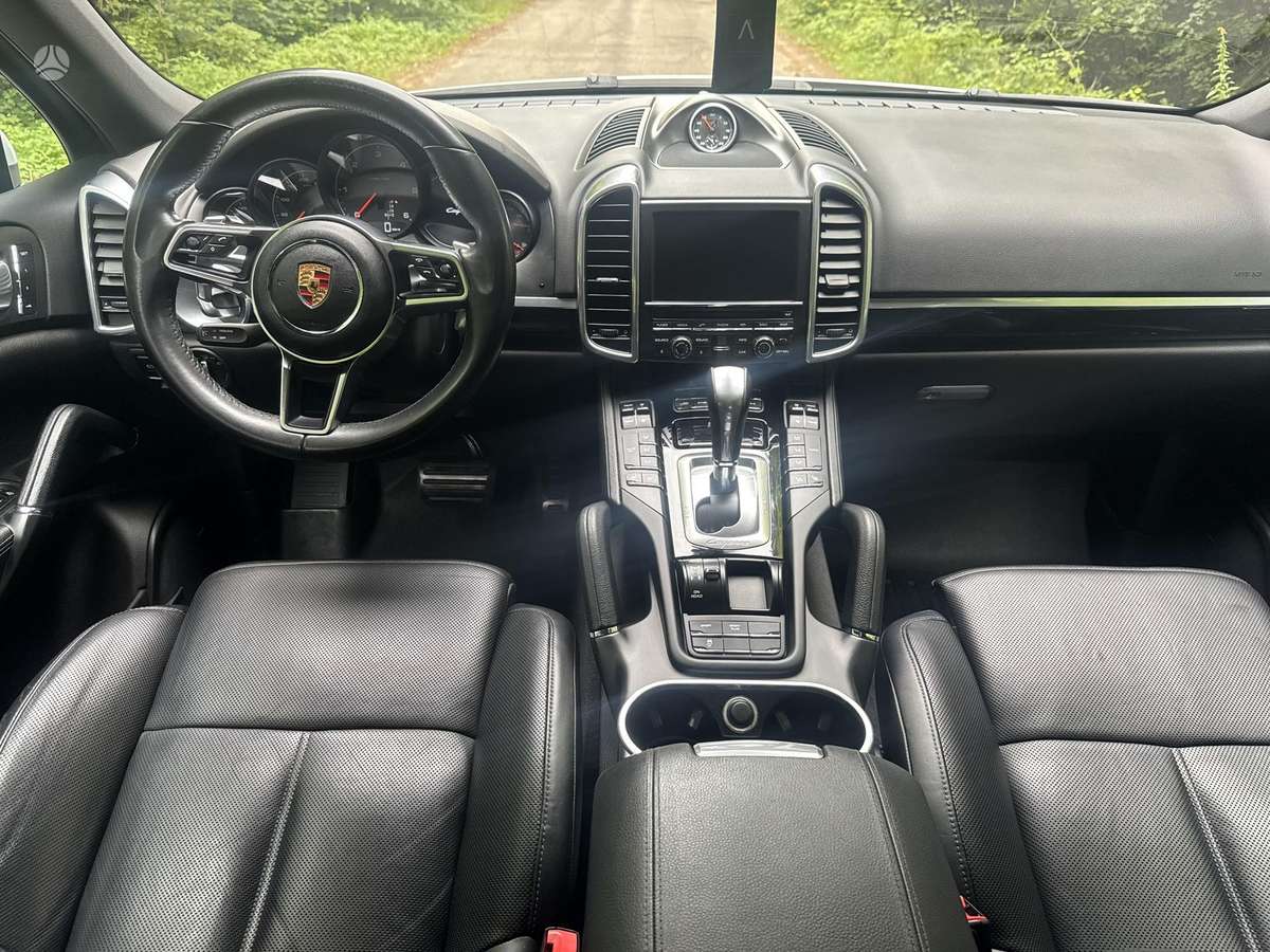 Porsche Cayenne - 11