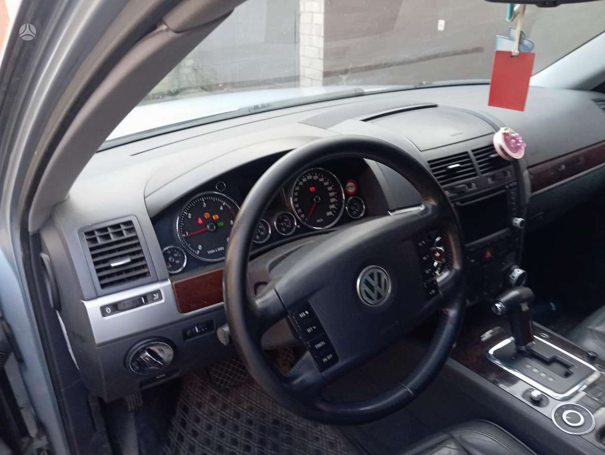 Volkswagen Touareg - 7