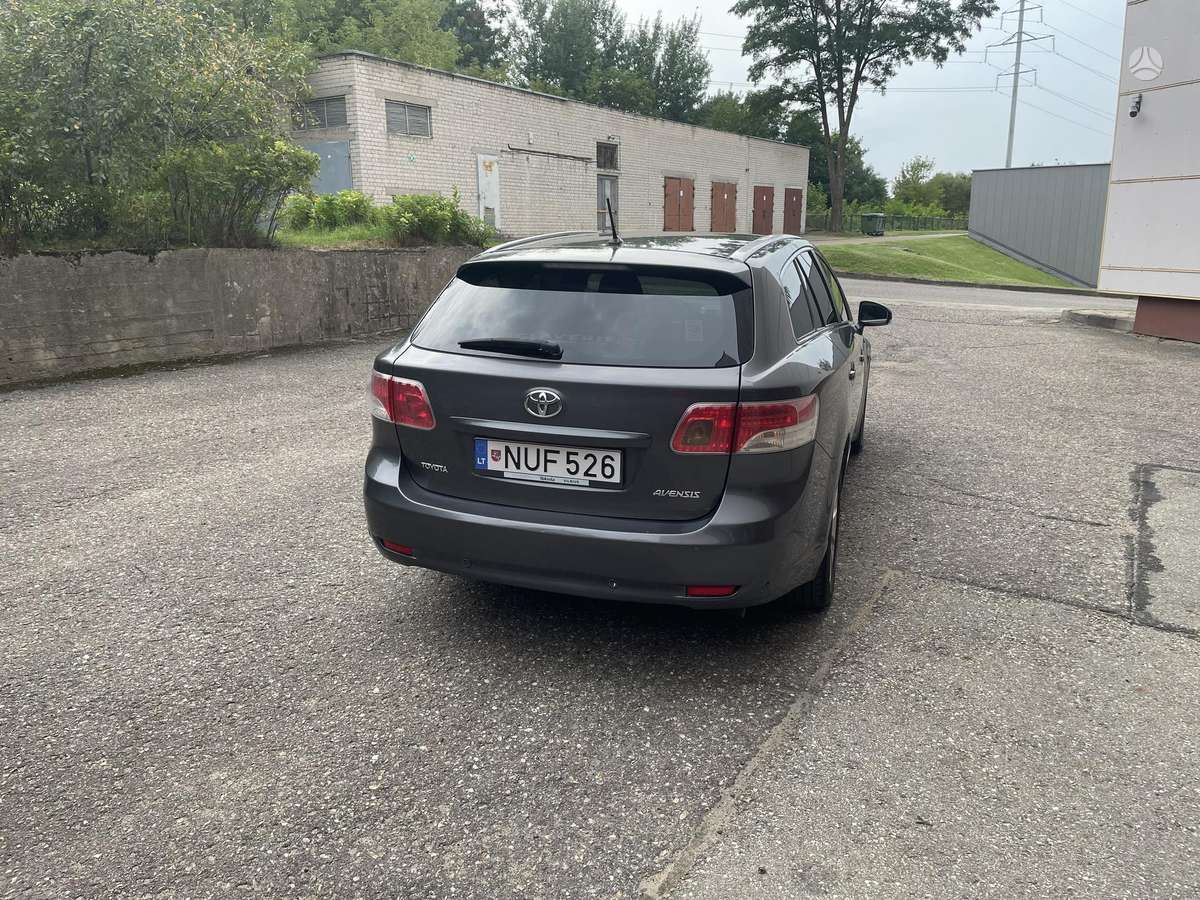 Toyota Avensis - 4