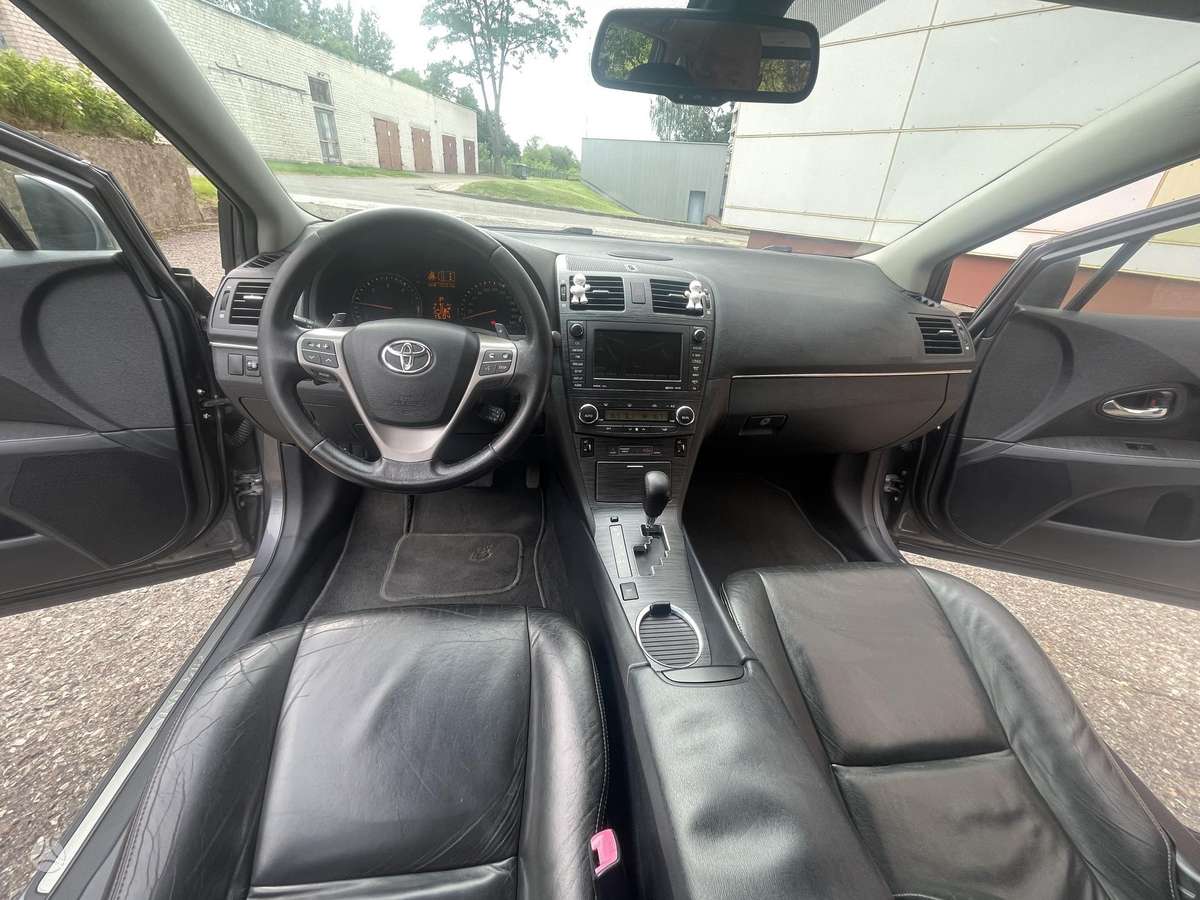 Toyota Avensis - 7