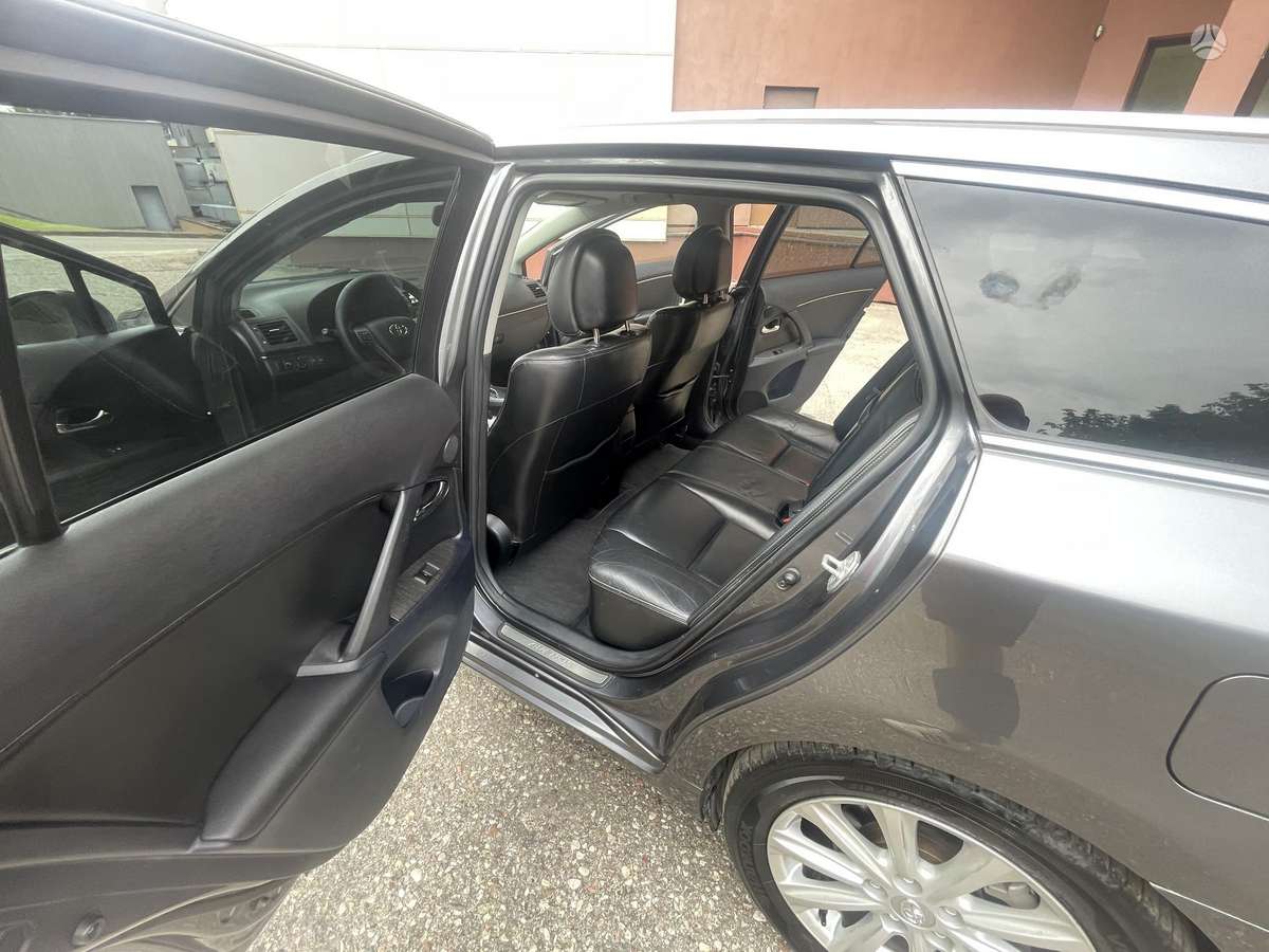 Toyota Avensis - 9