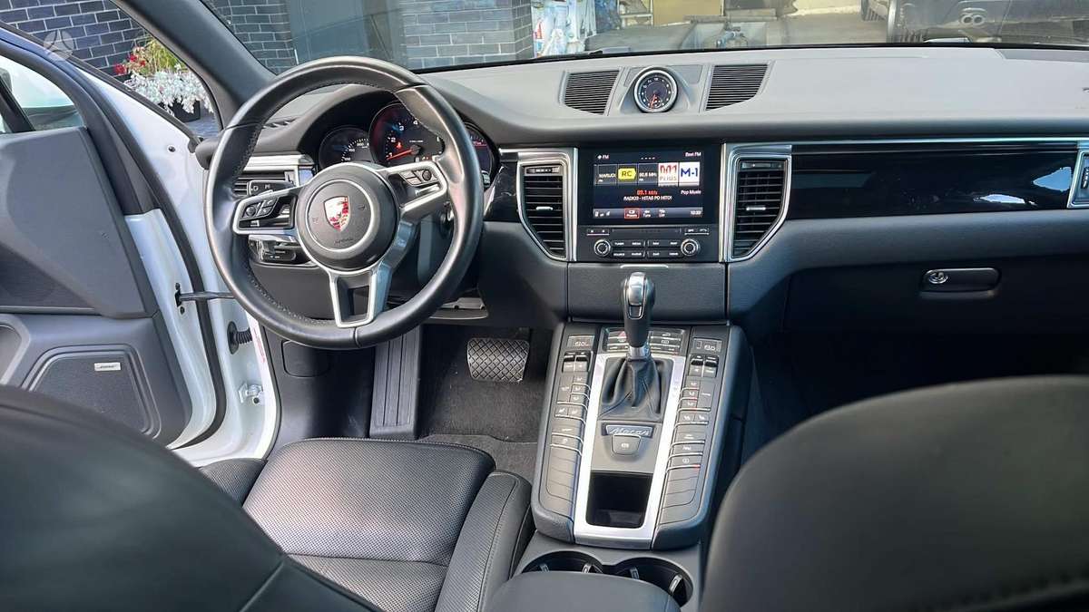 Porsche Macan - 5