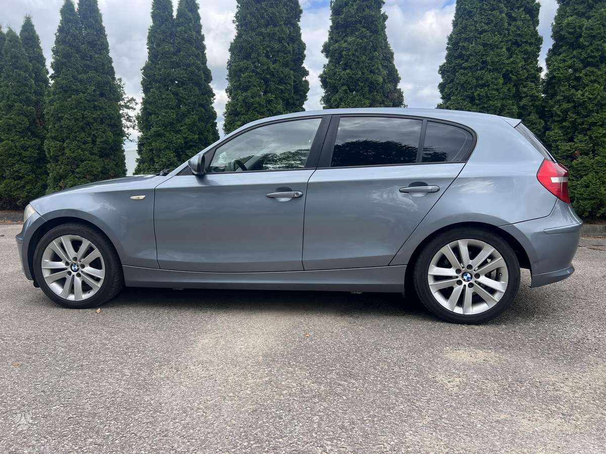BMW 118, 2.0 l., hatchback