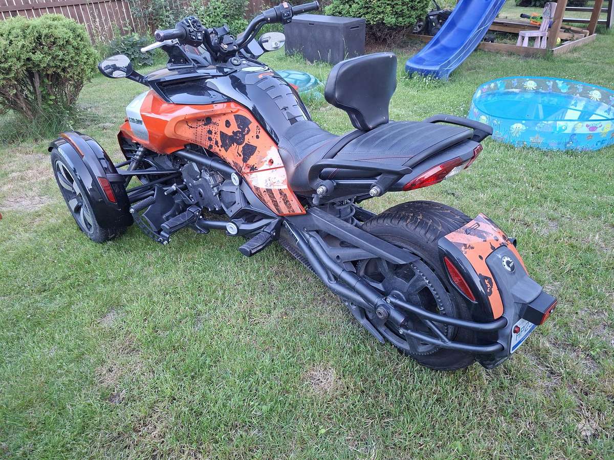 Can-Am Spyder 1330cc, trikes