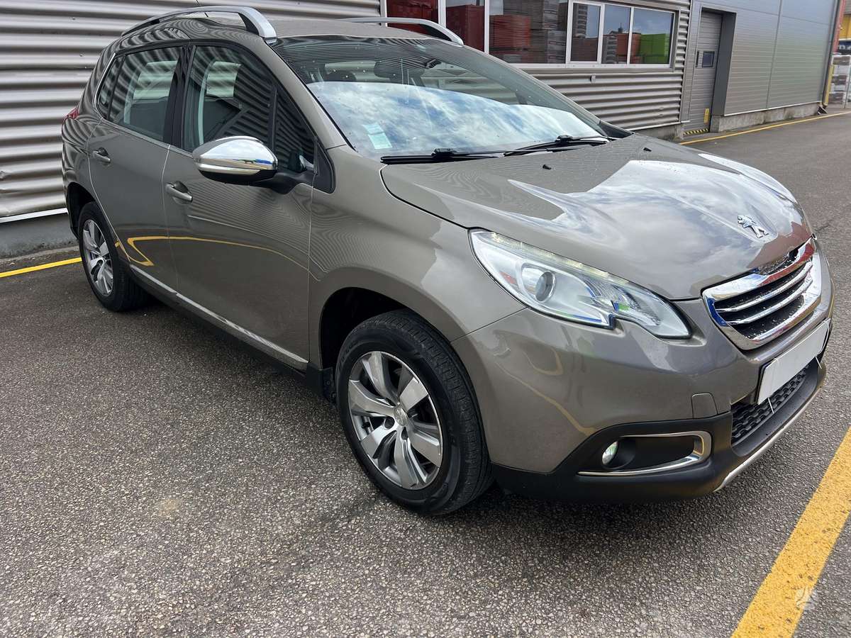 Peugeot 2008, 1.2 l., Хэтчбек