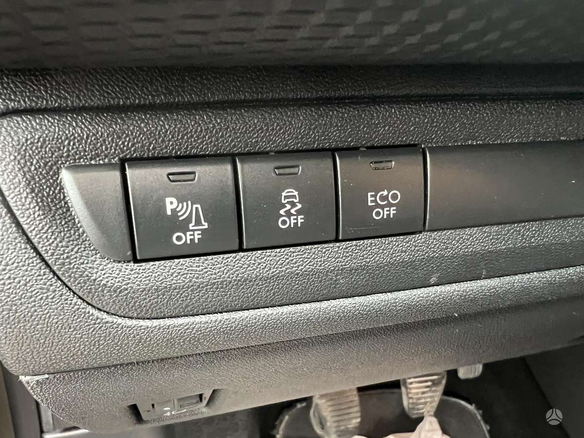 Peugeot 2008, 1.2 l., Хэтчбек