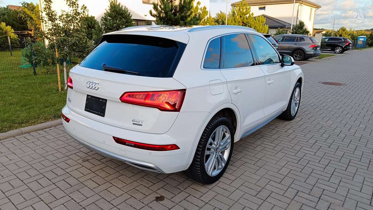 Audi Q5, 2.0 l., Внедорожник / Кроссовер