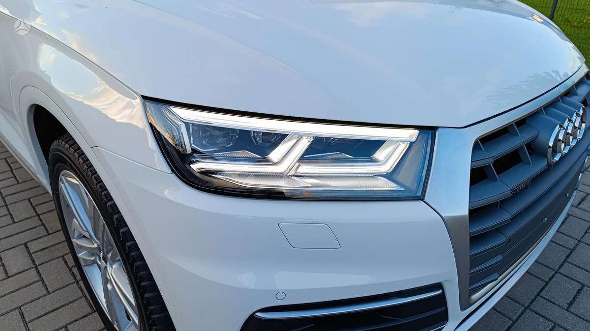 Audi Q5, 2.0 l., Внедорожник / Кроссовер