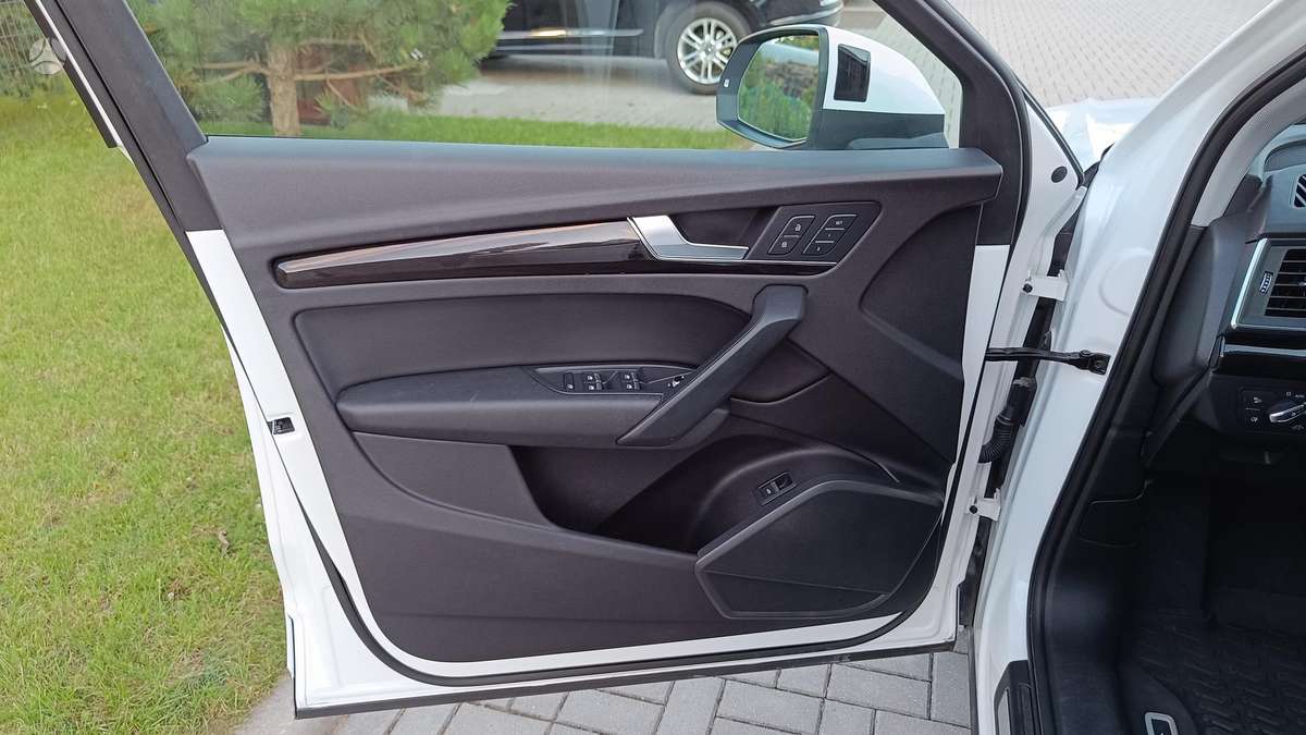 Audi Q5, 2.0 l., Внедорожник / Кроссовер