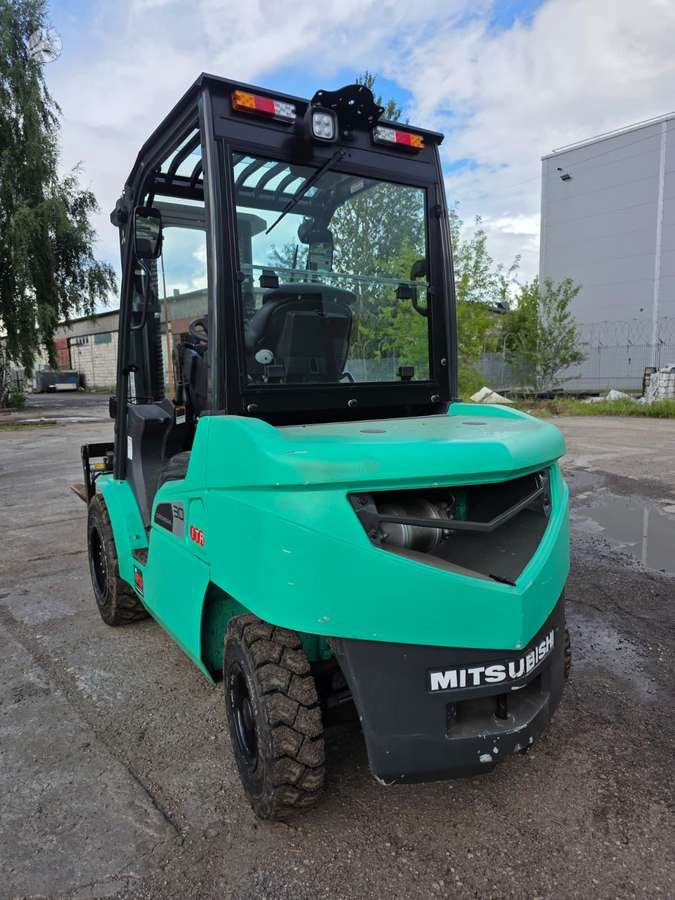Mitsubishi Grendia es, складская техника