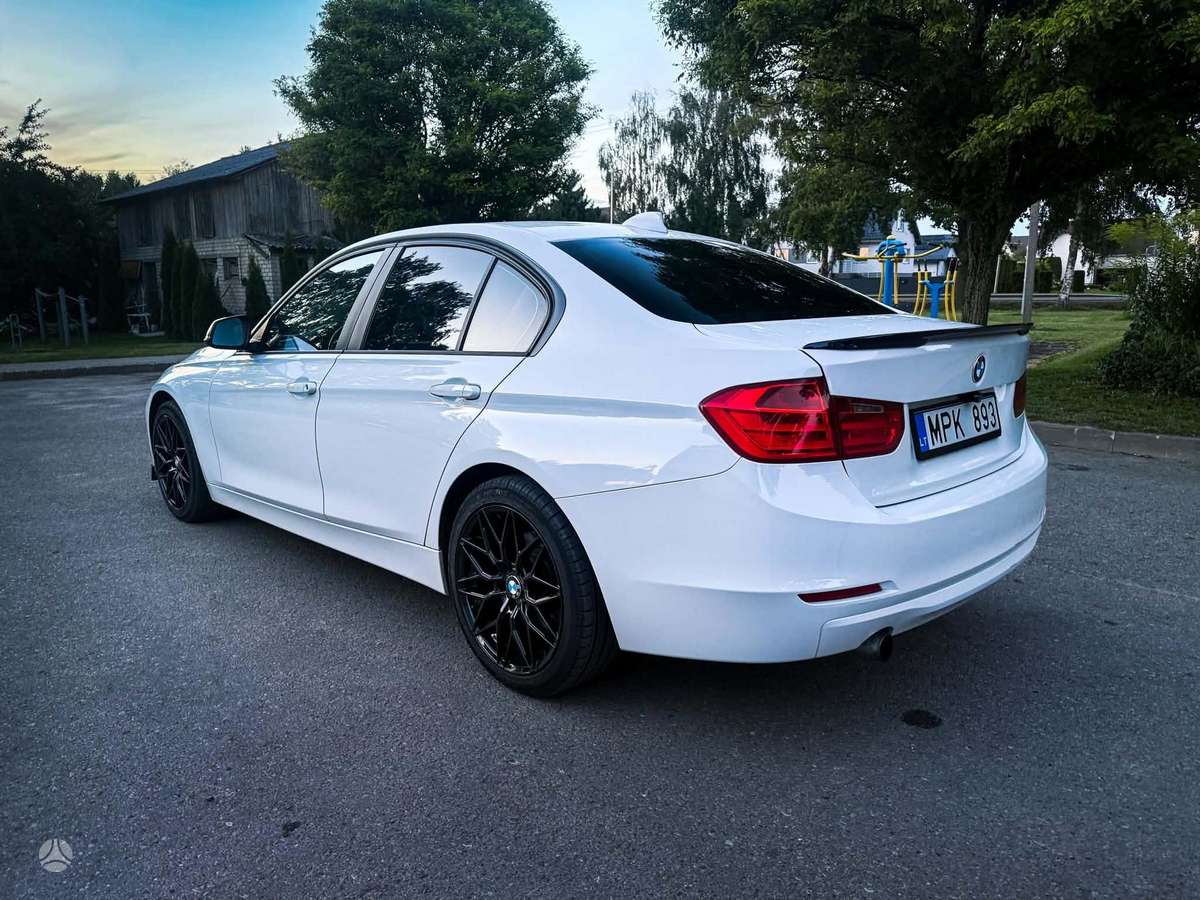 BMW 318, 2.0 l., Седан