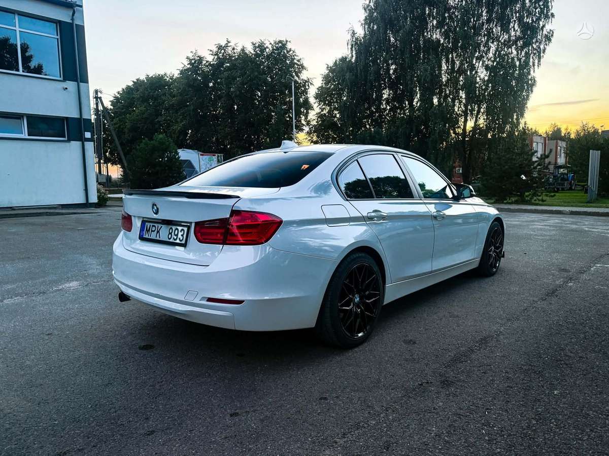 BMW 318, 2.0 l., Седан