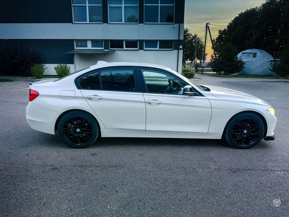 BMW 318, 2.0 l., Седан