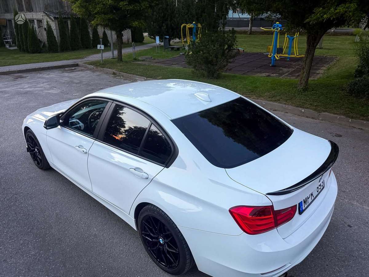 BMW 318, 2.0 l., Седан