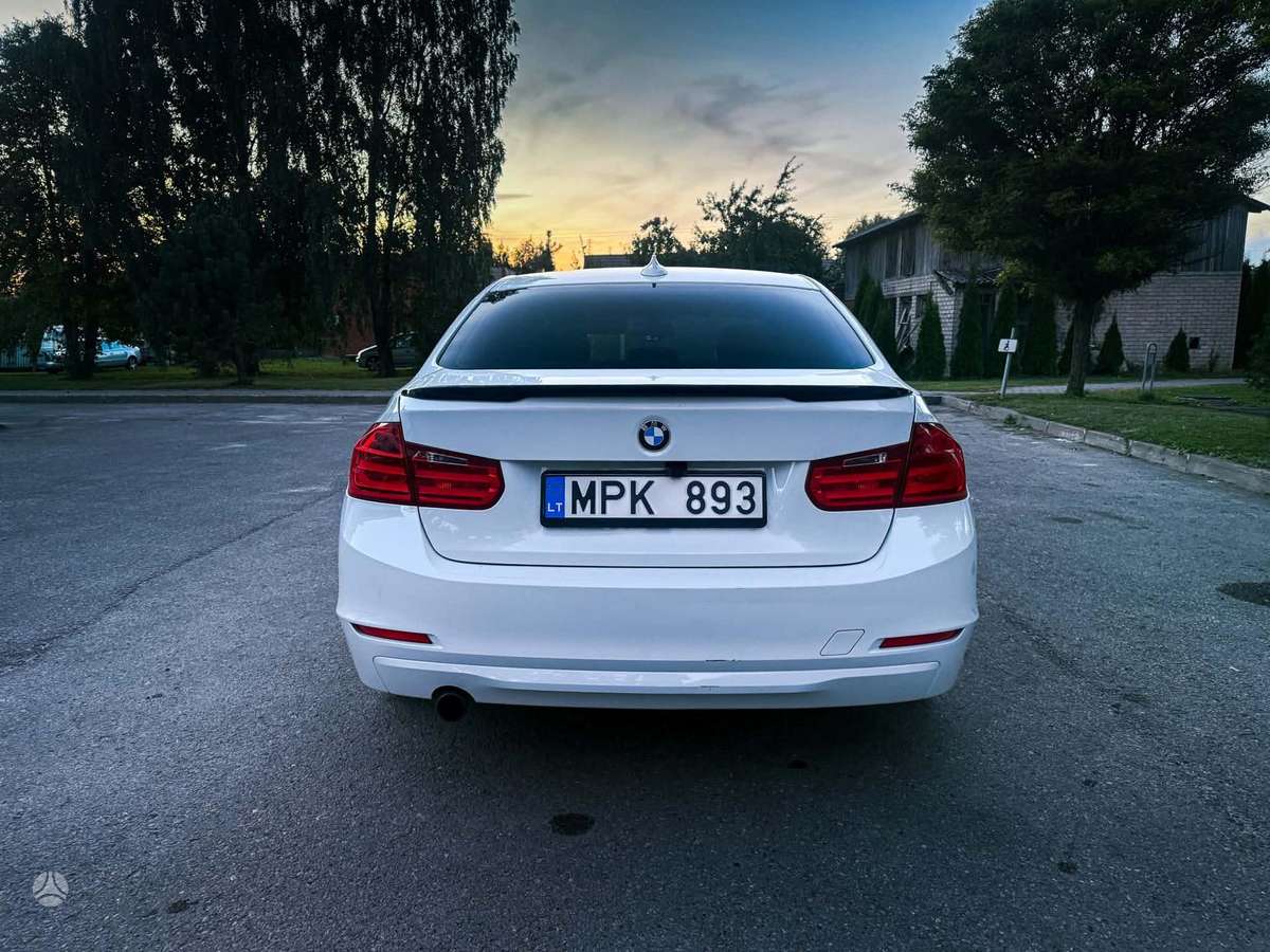 BMW 318, 2.0 l., Седан