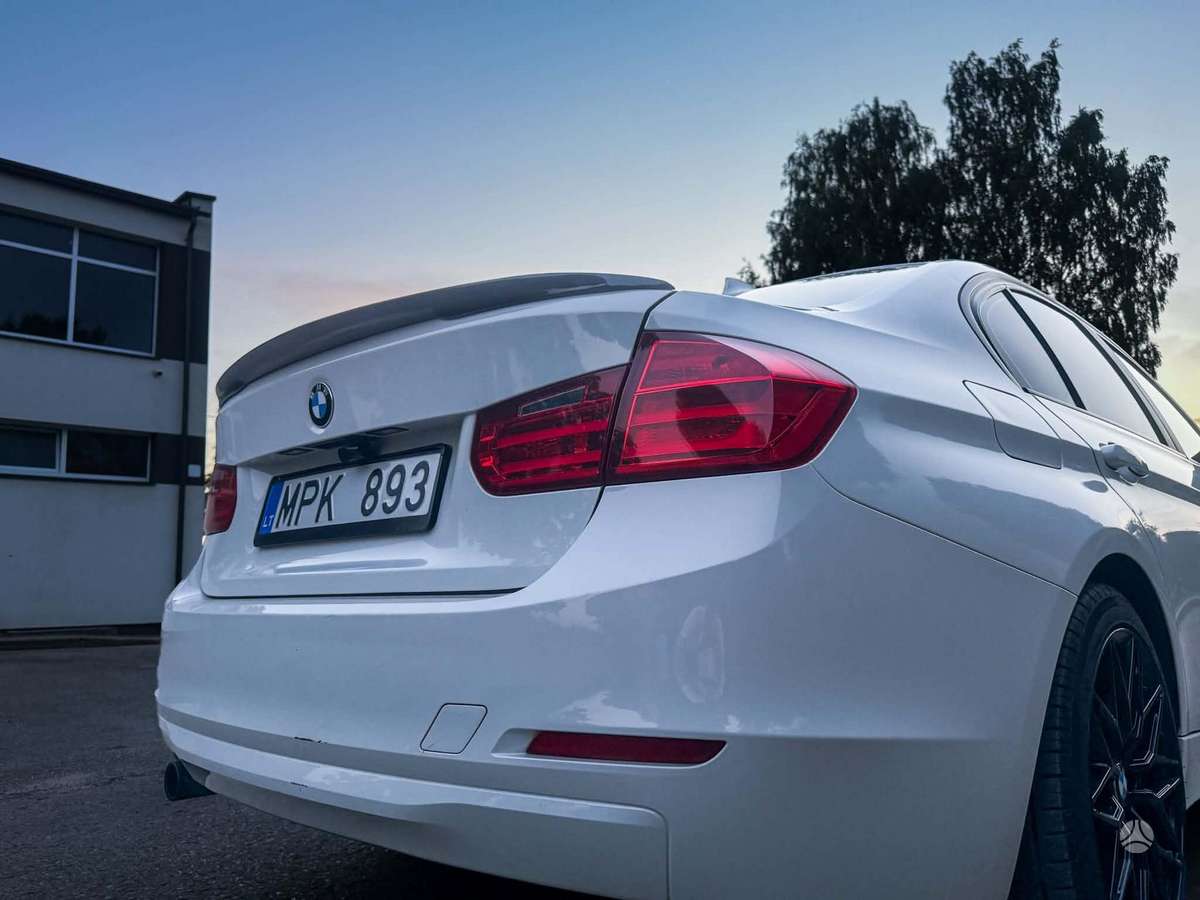 BMW 318, 2.0 l., Седан