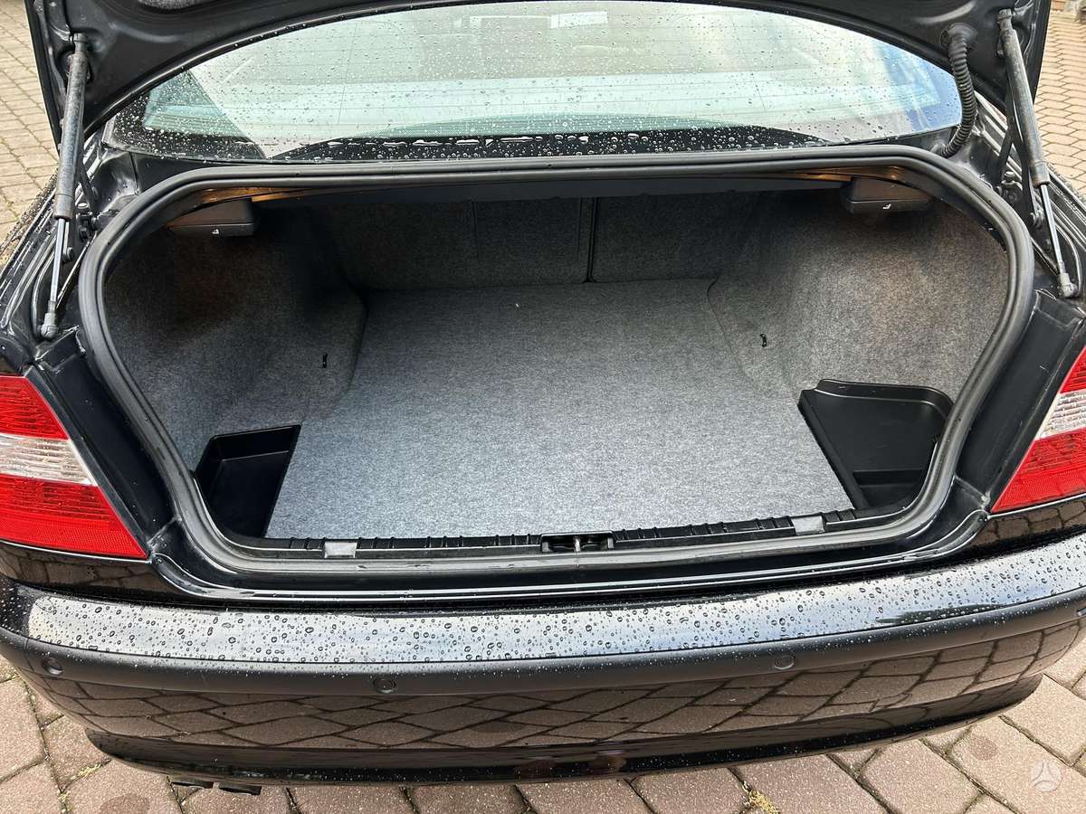 BMW 323, 2.2 l., Седан