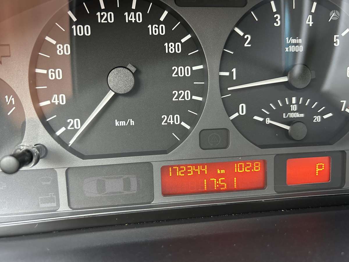 BMW 323, 2.2 l., Седан