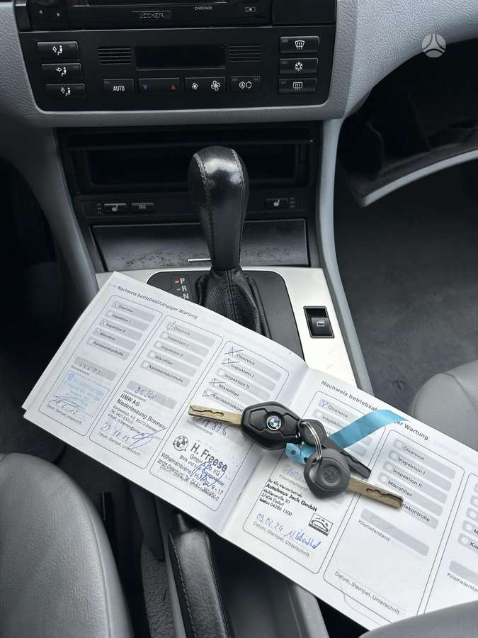 BMW 323, 2.2 l., Седан