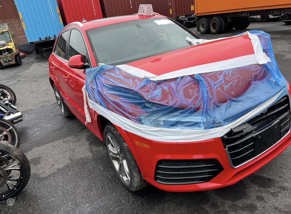 Audi Q3, 2.0 l., Внедорожник / Кроссовер