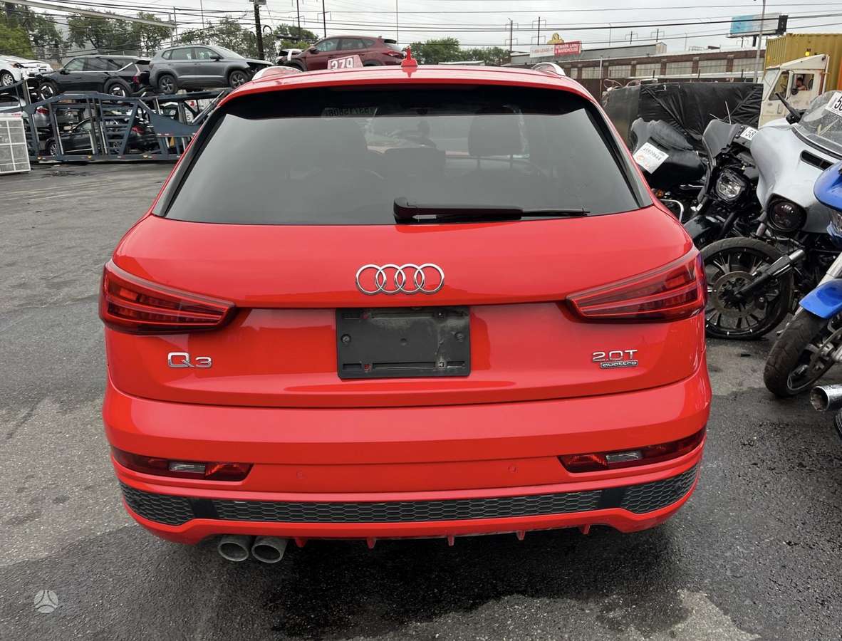 Audi Q3, 2.0 l., Внедорожник / Кроссовер