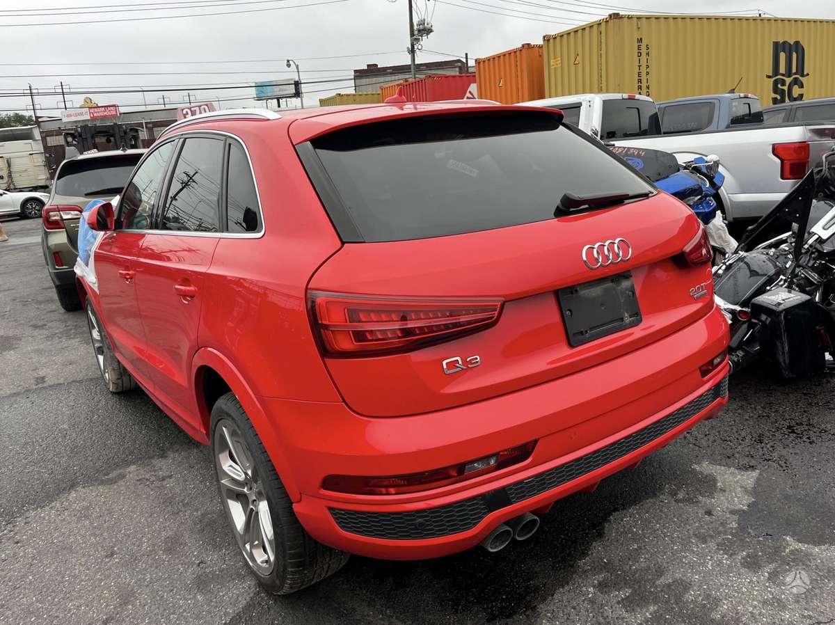Audi Q3, 2.0 l., Внедорожник / Кроссовер