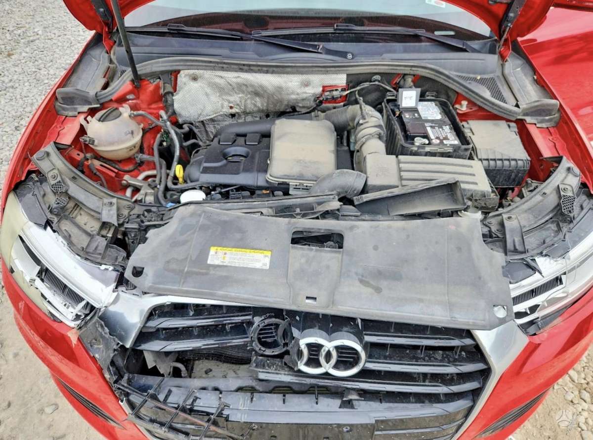 Audi Q3, 2.0 l., off-road / crossover