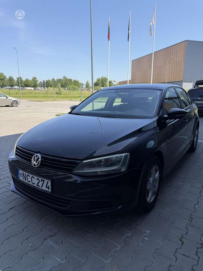 Volkswagen Jetta - 2