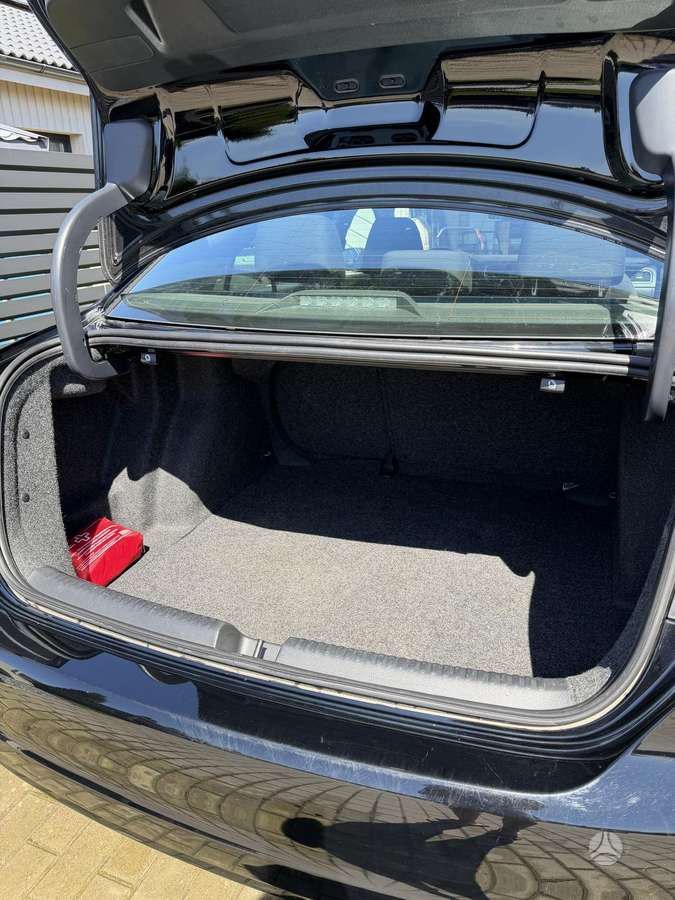 Volkswagen Jetta - 5