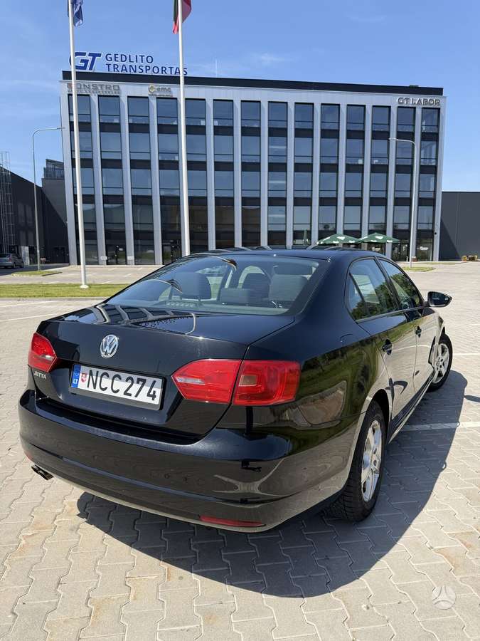 Volkswagen Jetta - 6