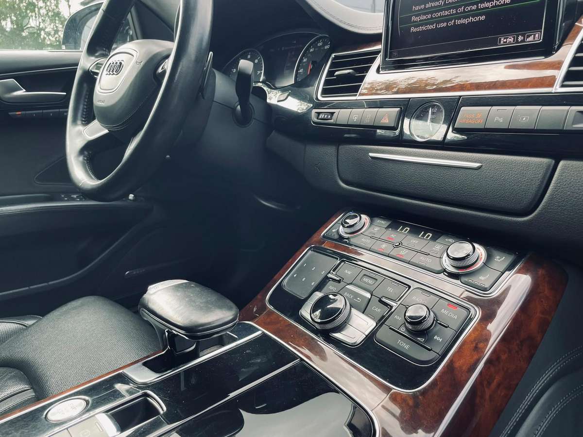 Audi A8 L, 4.2 l., Седан
