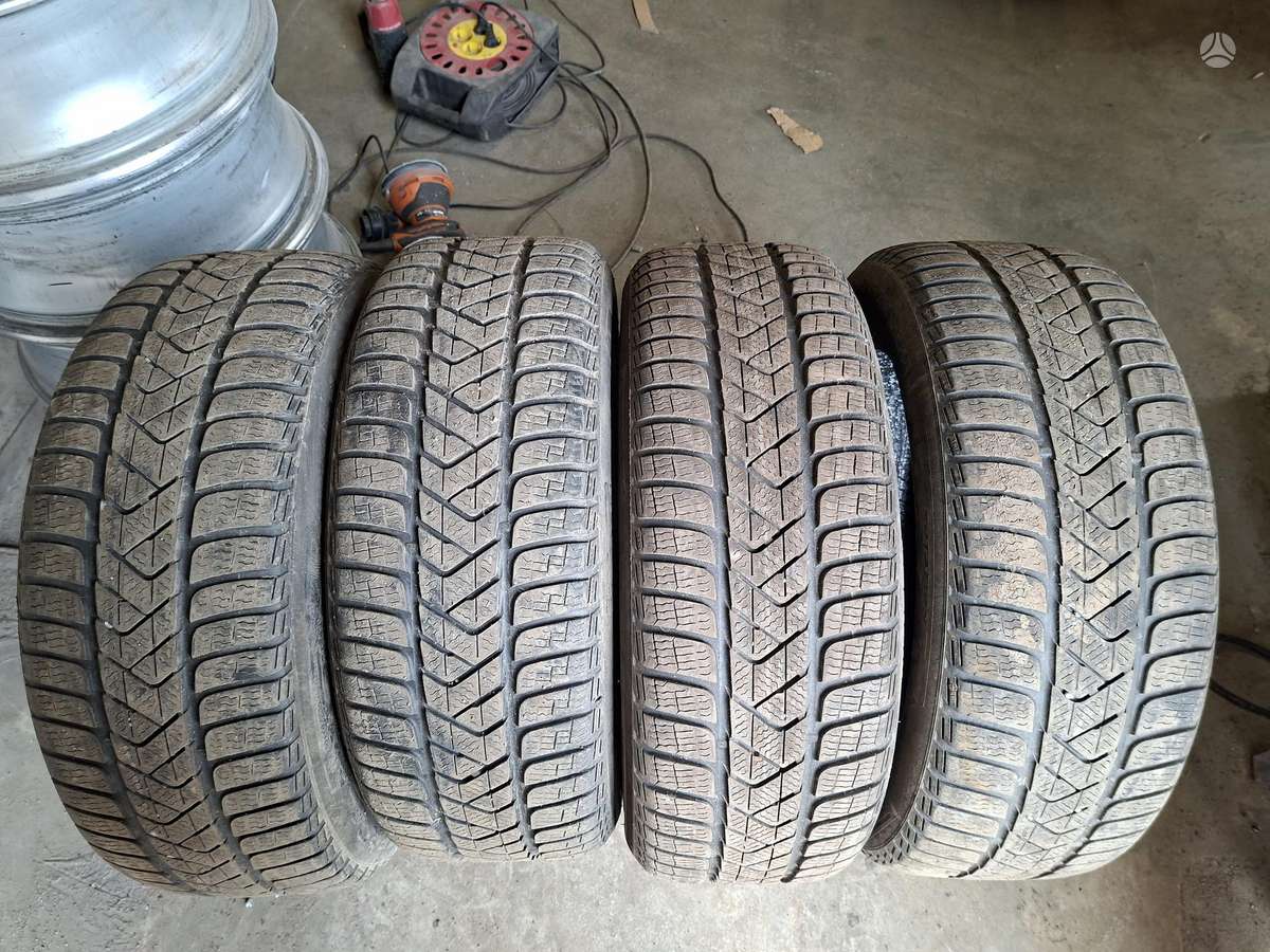 Pirelli, žieminės 215/55 R17