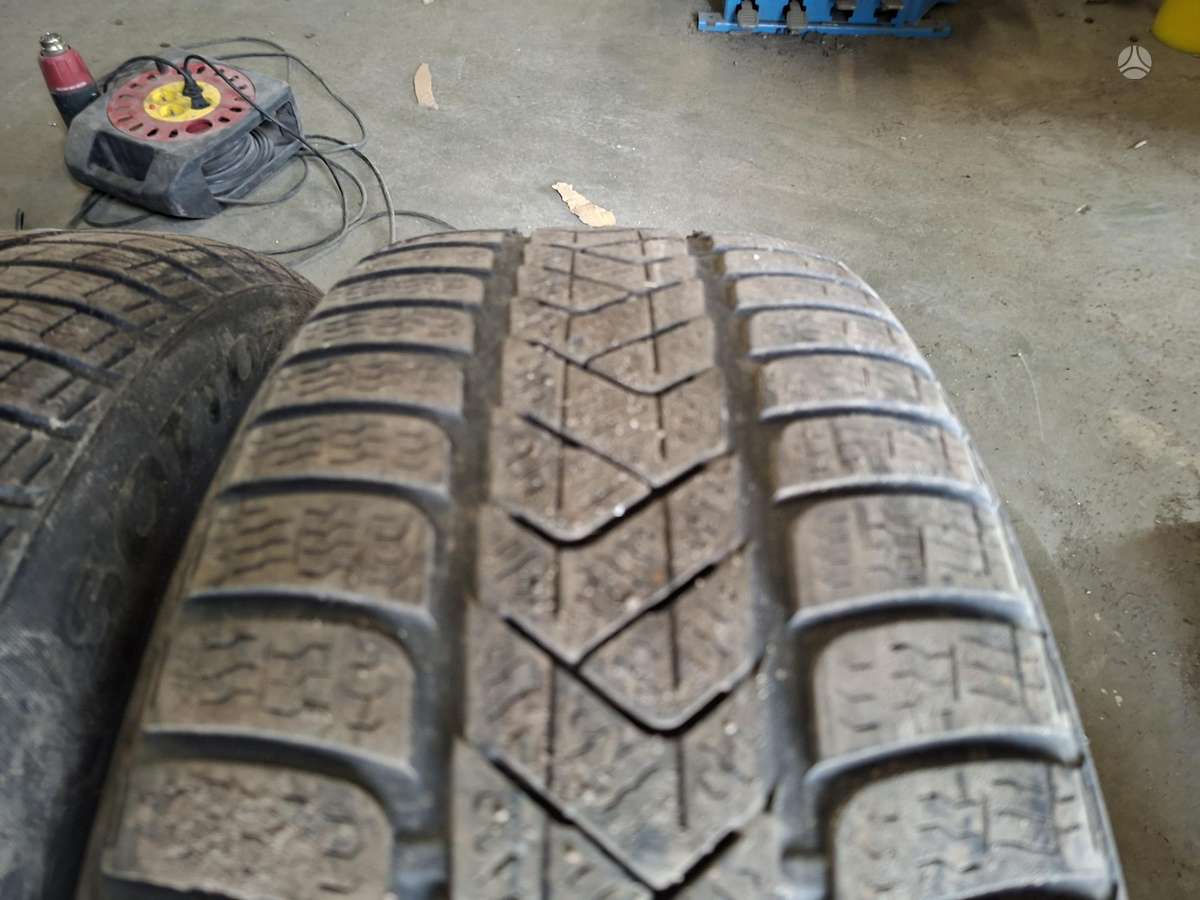 Pirelli, зимние 215/55 R17