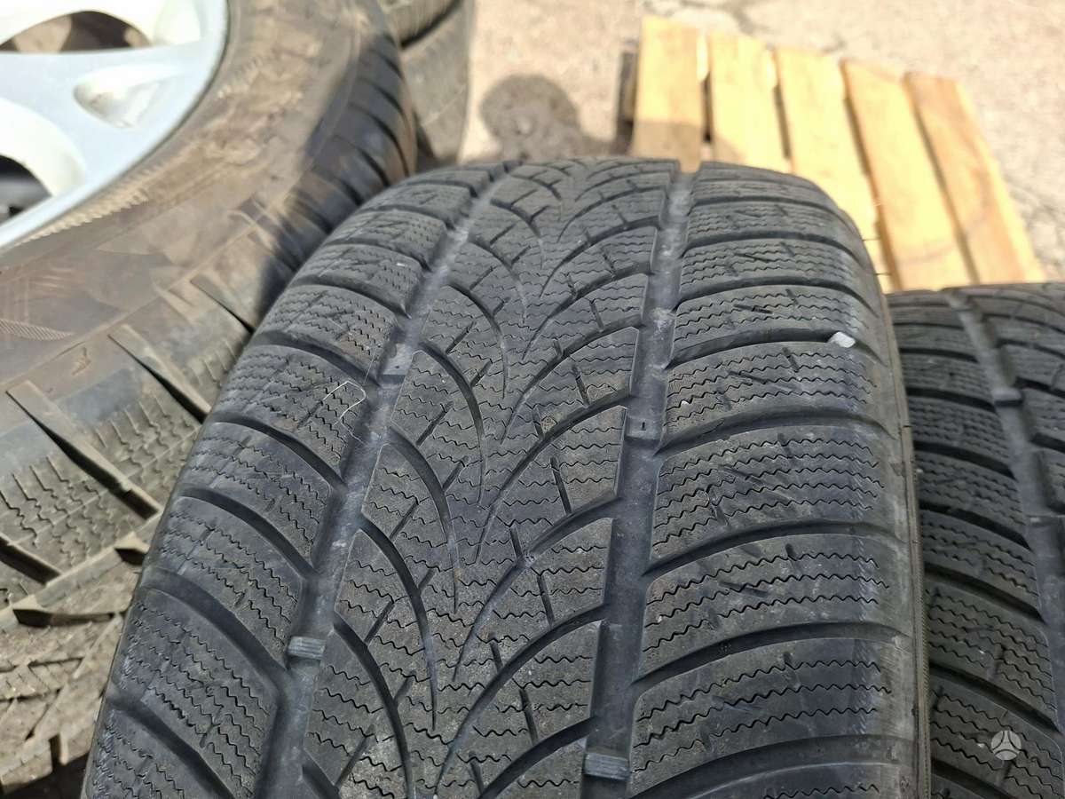 Triangle, winter 225/45 R17